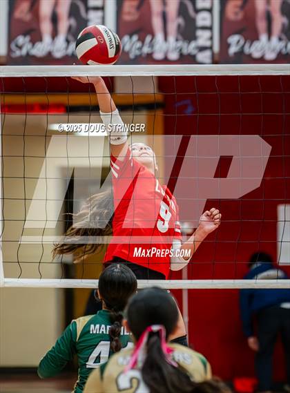 Thumbnail 2 in JV: Moreau Catholic @ James Logan photogallery.