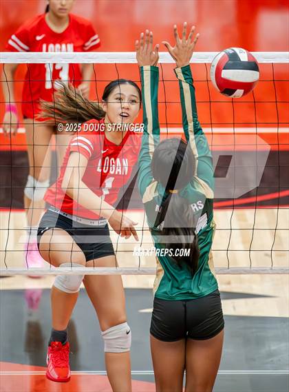 Thumbnail 2 in JV: Moreau Catholic @ James Logan photogallery.