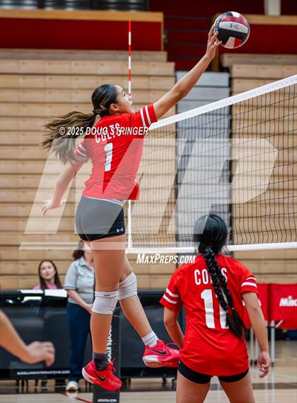 Thumbnail 1 in JV: Moreau Catholic @ James Logan photogallery.