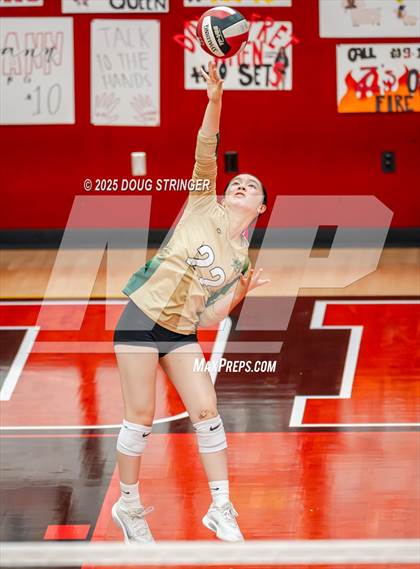 Thumbnail 3 in JV: Moreau Catholic @ James Logan photogallery.