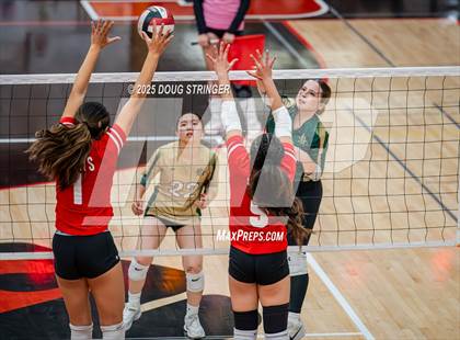 Thumbnail 1 in JV: Moreau Catholic @ James Logan photogallery.