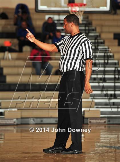 Thumbnail 1 in Brentwood School vs. Oak Hills (MaxPreps Holiday Classic) photogallery.