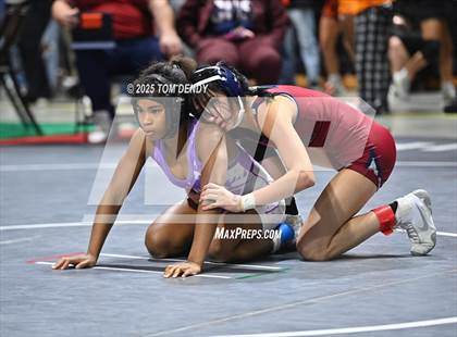 Thumbnail 2 in UIL Wrestling 5A-6A Finals (Round 2) photogallery.