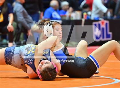 Thumbnail 1 in UIL Wrestling 5A-6A Finals (Round 2) photogallery.