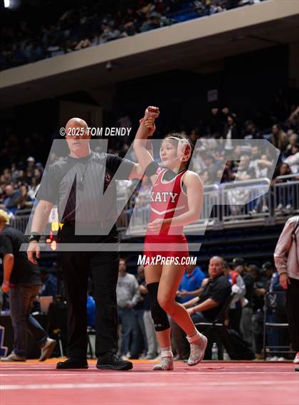 Thumbnail 2 in UIL Wrestling 5A-6A Finals (Round 2) photogallery.