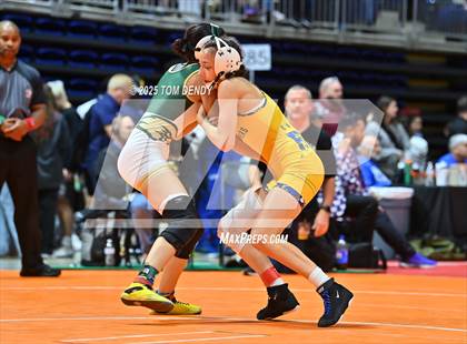 Thumbnail 1 in UIL Wrestling 5A-6A Finals (Round 2) photogallery.