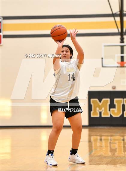 Thumbnail 3 in Wilson Central @ Mount Juliet photogallery.