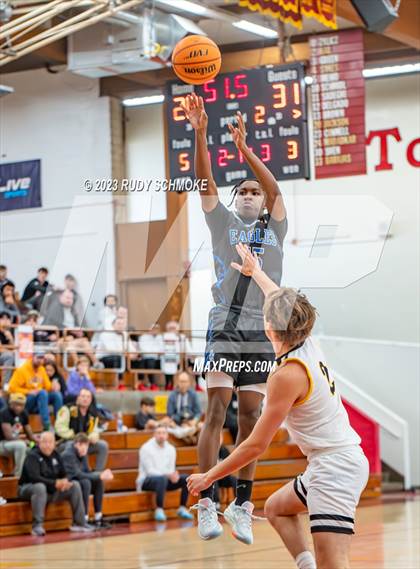 Thumbnail 1 in Santa Margarita vs. Bishop O'Dowd (Torrey Pines Holiday Classic) photogallery.