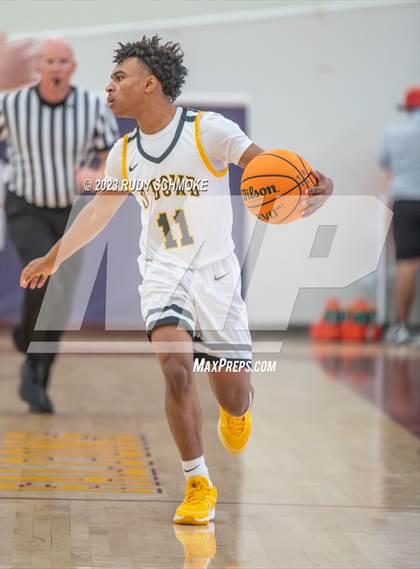 Thumbnail 3 in Santa Margarita vs. Bishop O'Dowd (Torrey Pines Holiday Classic) photogallery.