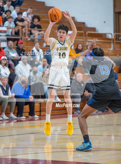 Thumbnail 3 in Santa Margarita vs. Bishop O'Dowd (Torrey Pines Holiday Classic) photogallery.