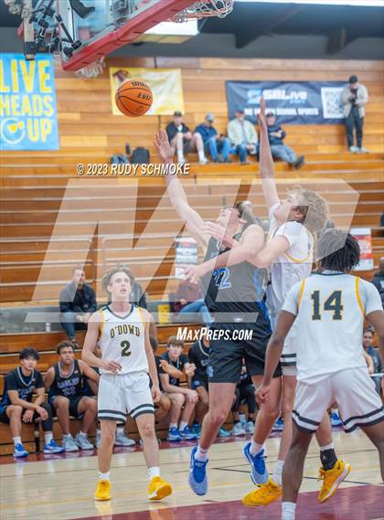Thumbnail 1 in Santa Margarita vs. Bishop O'Dowd (Torrey Pines Holiday Classic) photogallery.