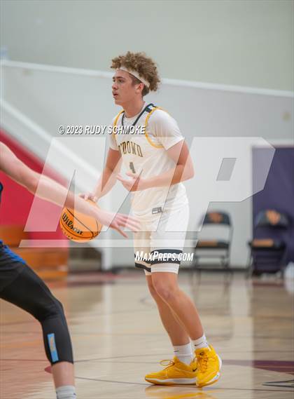 Thumbnail 3 in Santa Margarita vs. Bishop O'Dowd (Torrey Pines Holiday Classic) photogallery.