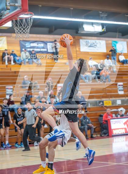 Thumbnail 1 in Santa Margarita vs. Bishop O'Dowd (Torrey Pines Holiday Classic) photogallery.
