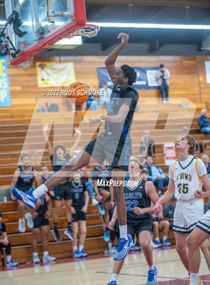 Thumbnail 3 in Santa Margarita vs. Bishop O'Dowd (Torrey Pines Holiday Classic) photogallery.