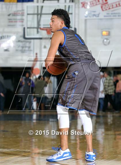 Thumbnail 3 in Capital Christian vs. Salesian College Preparatory (Gridley Invitational) photogallery.