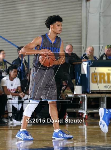 Thumbnail 2 in Capital Christian vs. Salesian College Preparatory (Gridley Invitational) photogallery.