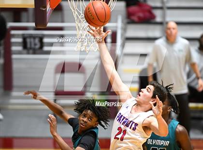Thumbnail 1 in Olympia vs. John Curtis Christian (Allstate Sugar Bowl National Prep Classic) photogallery.