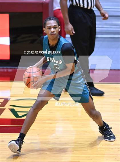 Thumbnail 3 in Olympia vs. John Curtis Christian (Allstate Sugar Bowl National Prep Classic) photogallery.