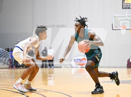 Thumbnail 3 in Olympia vs. John Curtis Christian (Allstate Sugar Bowl National Prep Classic) photogallery.
