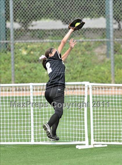 Thumbnail 1 in Palos Verdes Peninsula vs. Temescal Canyon (Woodbridge Tournament) photogallery.