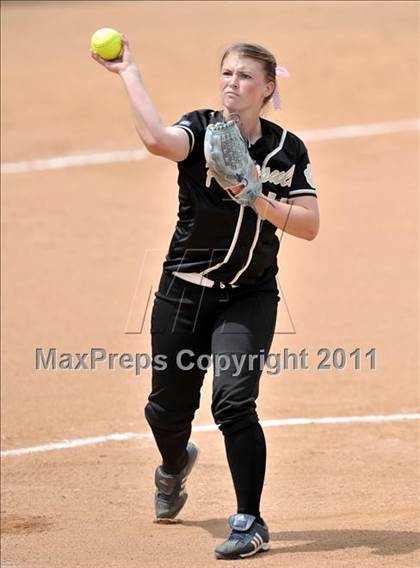 Thumbnail 3 in Palos Verdes Peninsula vs. Temescal Canyon (Woodbridge Tournament) photogallery.