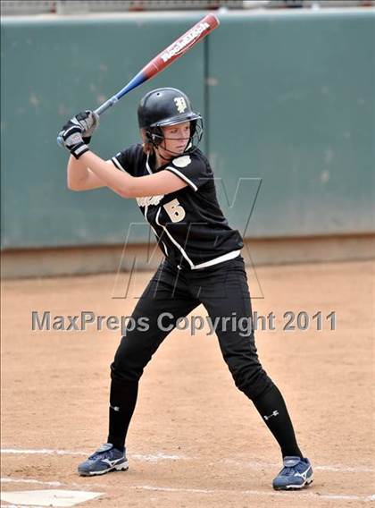 Thumbnail 2 in Palos Verdes Peninsula vs. Temescal Canyon (Woodbridge Tournament) photogallery.