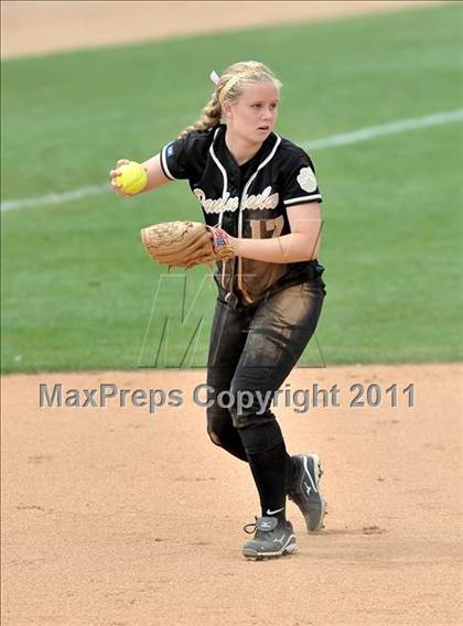 Thumbnail 3 in Palos Verdes Peninsula vs. Temescal Canyon (Woodbridge Tournament) photogallery.