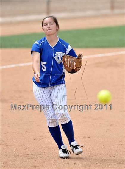 Thumbnail 1 in Palos Verdes Peninsula vs. Temescal Canyon (Woodbridge Tournament) photogallery.