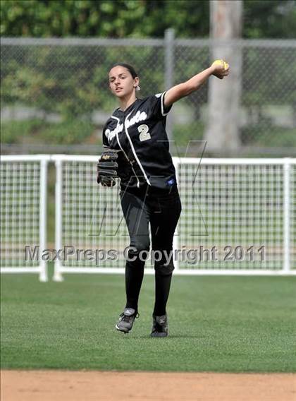 Thumbnail 3 in Palos Verdes Peninsula vs. Temescal Canyon (Woodbridge Tournament) photogallery.