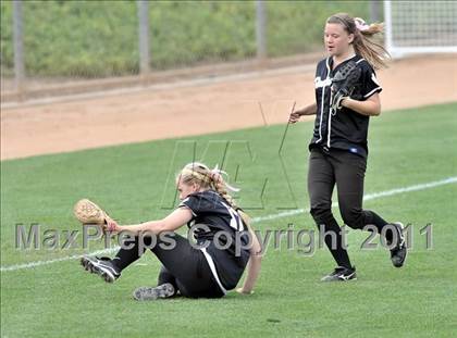 Thumbnail 1 in Palos Verdes Peninsula vs. Temescal Canyon (Woodbridge Tournament) photogallery.