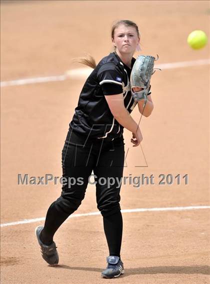 Thumbnail 2 in Palos Verdes Peninsula vs. Temescal Canyon (Woodbridge Tournament) photogallery.