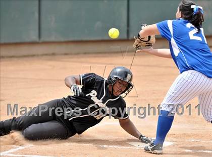 Thumbnail 3 in Palos Verdes Peninsula vs. Temescal Canyon (Woodbridge Tournament) photogallery.