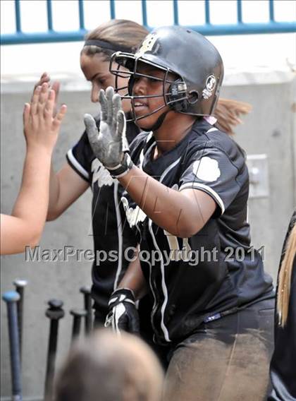 Thumbnail 2 in Palos Verdes Peninsula vs. Temescal Canyon (Woodbridge Tournament) photogallery.