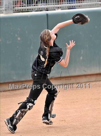 Thumbnail 3 in Palos Verdes Peninsula vs. Temescal Canyon (Woodbridge Tournament) photogallery.