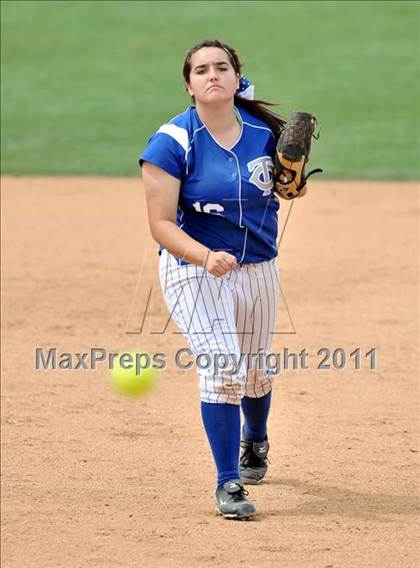 Thumbnail 3 in Palos Verdes Peninsula vs. Temescal Canyon (Woodbridge Tournament) photogallery.