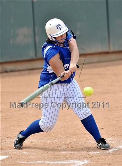 Thumbnail 2 in Palos Verdes Peninsula vs. Temescal Canyon (Woodbridge Tournament) photogallery.