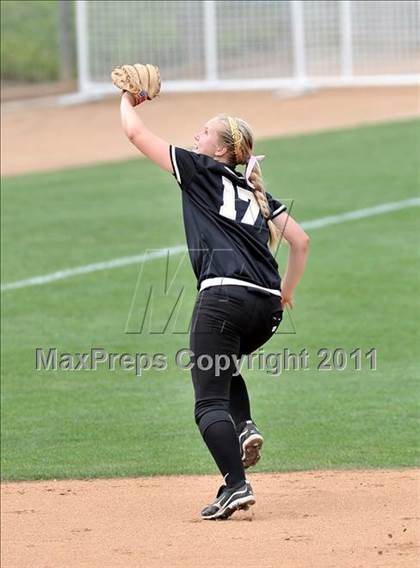 Thumbnail 2 in Palos Verdes Peninsula vs. Temescal Canyon (Woodbridge Tournament) photogallery.