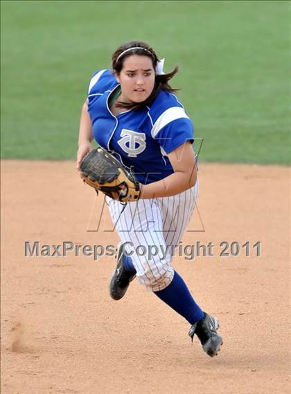Thumbnail 2 in Palos Verdes Peninsula vs. Temescal Canyon (Woodbridge Tournament) photogallery.