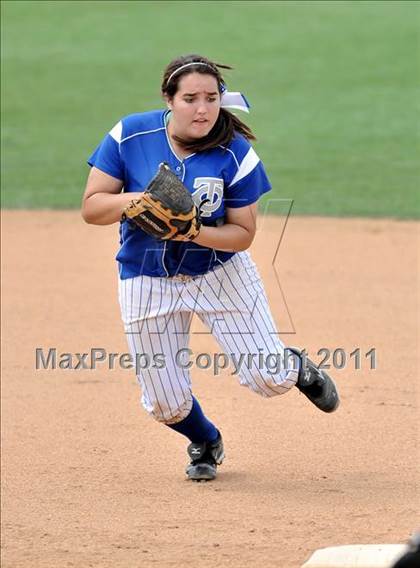 Thumbnail 3 in Palos Verdes Peninsula vs. Temescal Canyon (Woodbridge Tournament) photogallery.