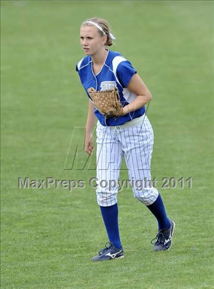 Thumbnail 2 in Palos Verdes Peninsula vs. Temescal Canyon (Woodbridge Tournament) photogallery.