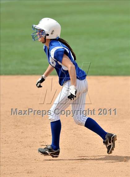 Thumbnail 2 in Palos Verdes Peninsula vs. Temescal Canyon (Woodbridge Tournament) photogallery.