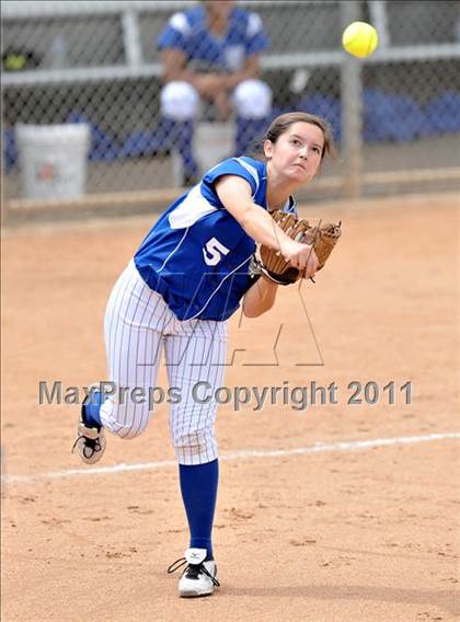 Thumbnail 2 in Palos Verdes Peninsula vs. Temescal Canyon (Woodbridge Tournament) photogallery.