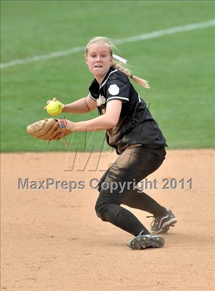 Thumbnail 1 in Palos Verdes Peninsula vs. Temescal Canyon (Woodbridge Tournament) photogallery.