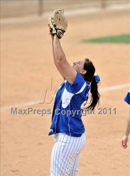 Thumbnail 2 in Palos Verdes Peninsula vs. Temescal Canyon (Woodbridge Tournament) photogallery.