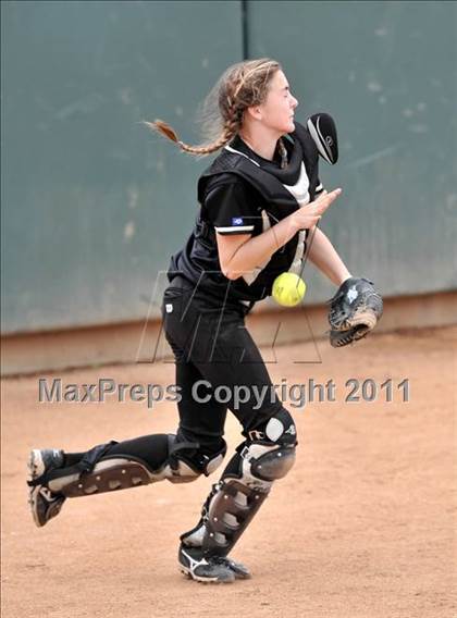 Thumbnail 3 in Palos Verdes Peninsula vs. Temescal Canyon (Woodbridge Tournament) photogallery.