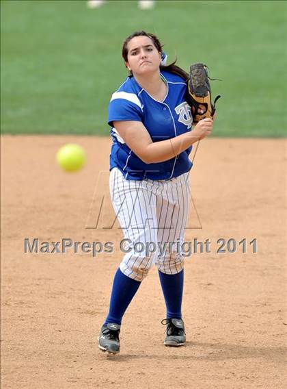 Thumbnail 2 in Palos Verdes Peninsula vs. Temescal Canyon (Woodbridge Tournament) photogallery.