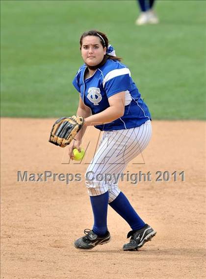 Thumbnail 3 in Palos Verdes Peninsula vs. Temescal Canyon (Woodbridge Tournament) photogallery.
