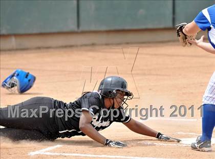 Thumbnail 1 in Palos Verdes Peninsula vs. Temescal Canyon (Woodbridge Tournament) photogallery.