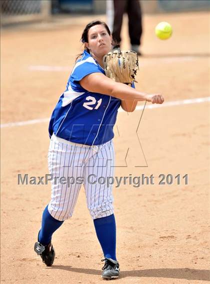 Thumbnail 3 in Palos Verdes Peninsula vs. Temescal Canyon (Woodbridge Tournament) photogallery.