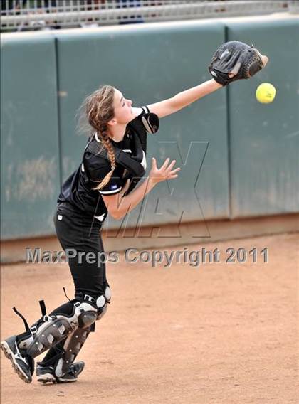 Thumbnail 1 in Palos Verdes Peninsula vs. Temescal Canyon (Woodbridge Tournament) photogallery.